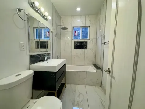 6724 North Campbell Avenue Chicago IL 60645