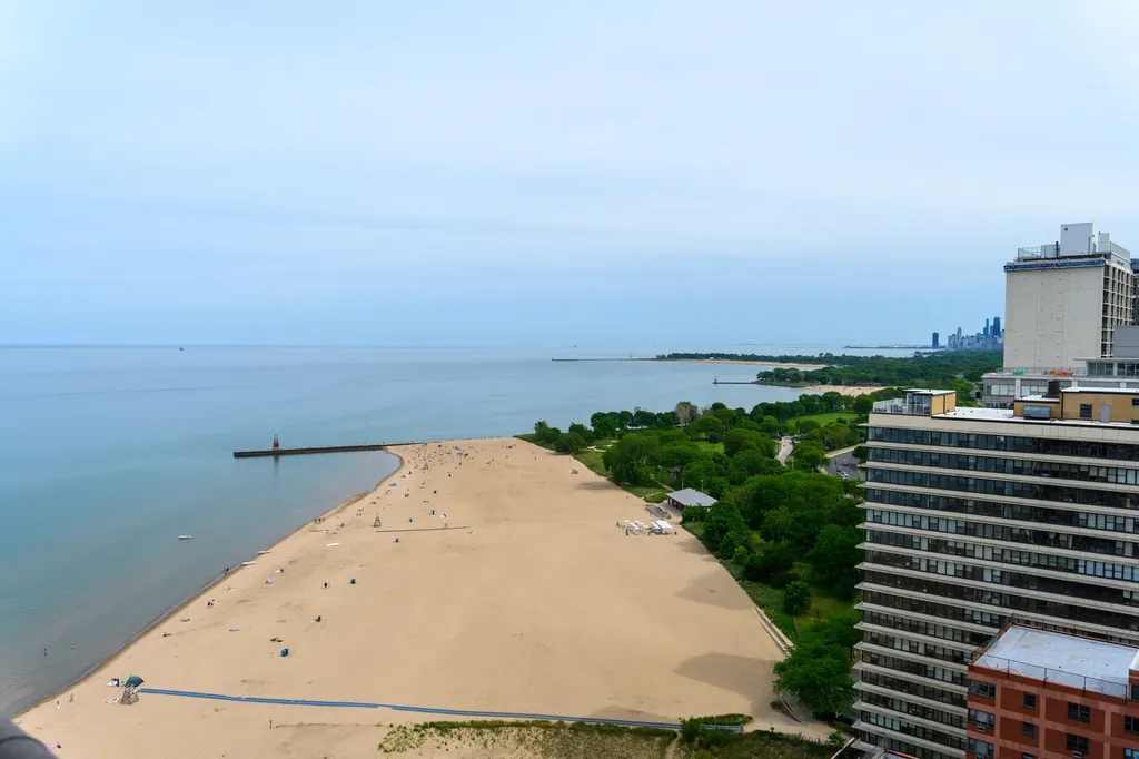 5855 North Sheridan Road Chicago IL 60660