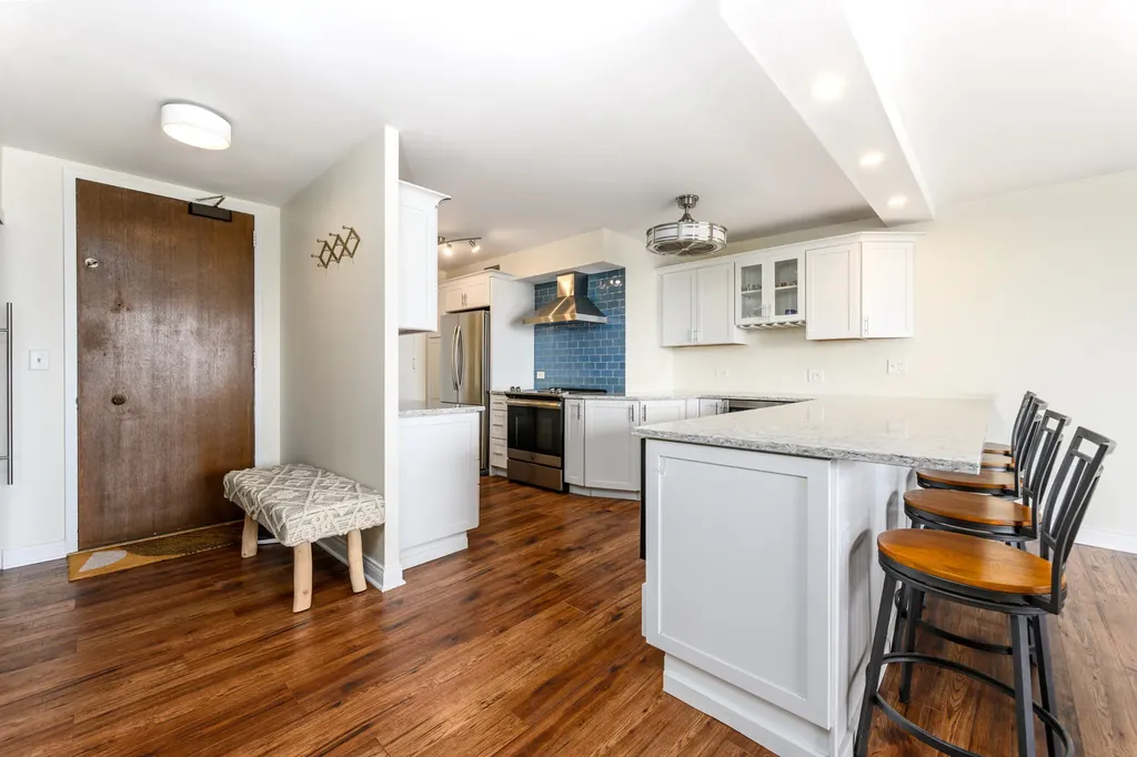 5855 North Sheridan Road Chicago IL 60660