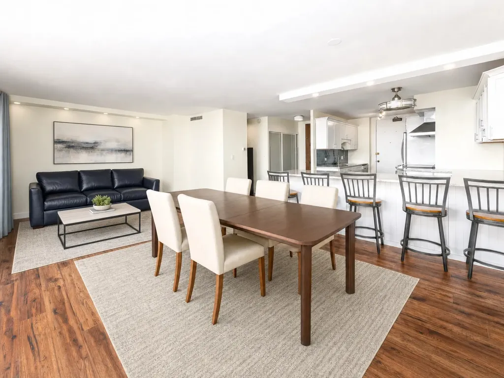 5855 North Sheridan Road Chicago IL 60660