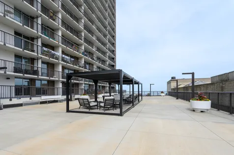5855 North Sheridan Road Chicago IL 60660