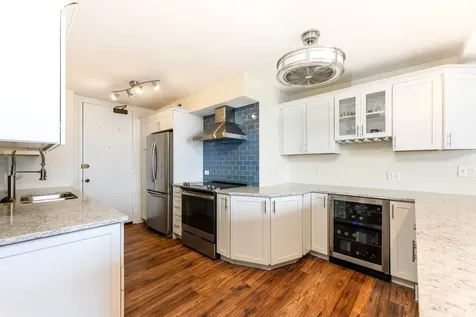 5855 North Sheridan Road Chicago IL 60660