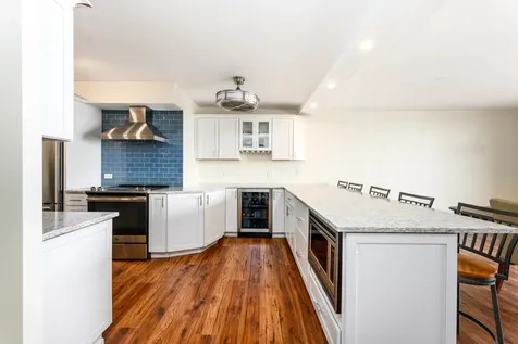 5855 North Sheridan Road Chicago IL 60660