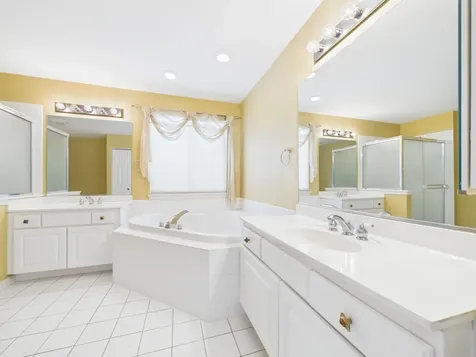 7486 Abbey Road Gurnee IL 60031
