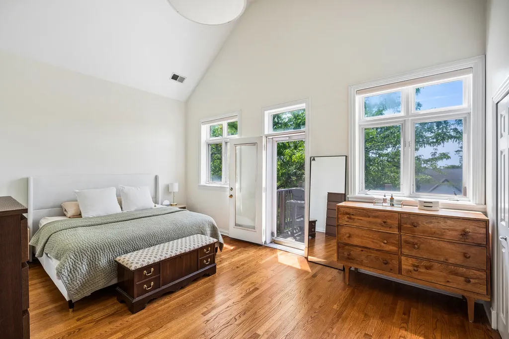 2001 West Addison Street Chicago IL 60618