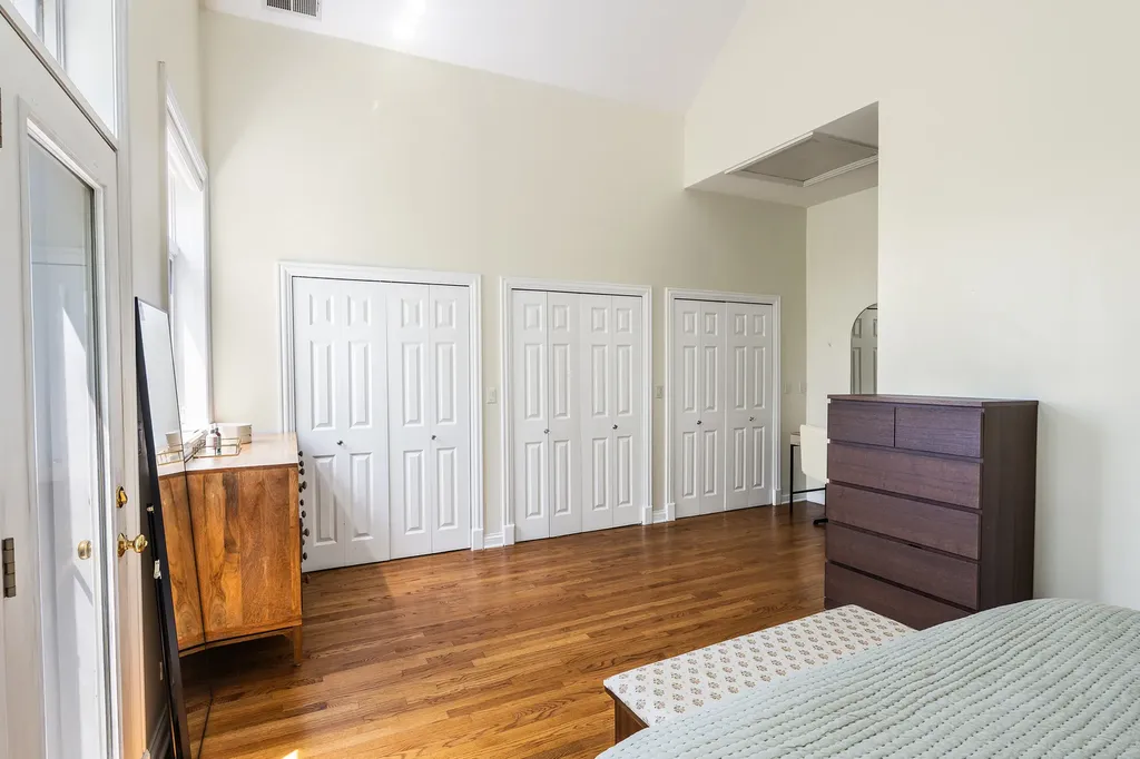 2001 West Addison Street Chicago IL 60618