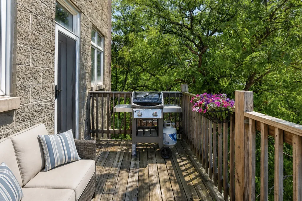 2001 West Addison Street Chicago IL 60618