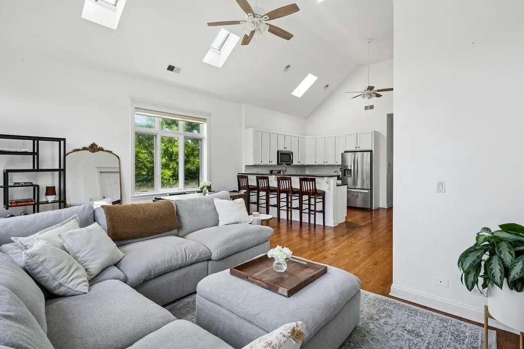 2001 West Addison Street Chicago IL 60618