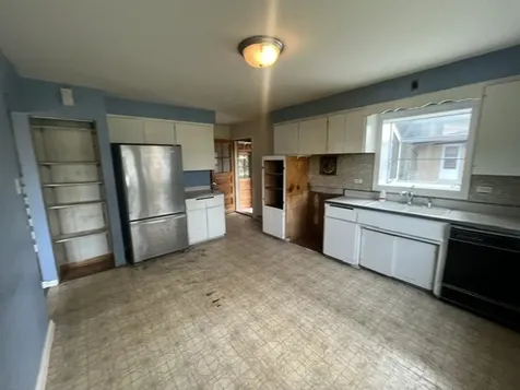 81 East Arquilla Drive Chicago Heights IL 60411
