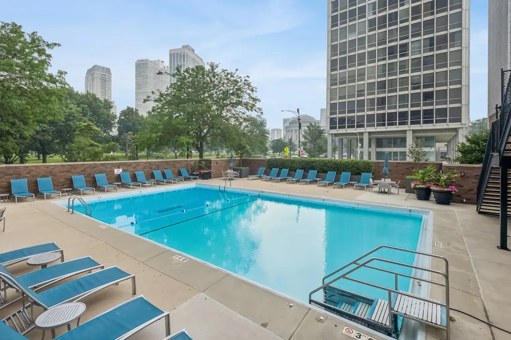2800 North Lake Shore Drive Chicago IL 60657
