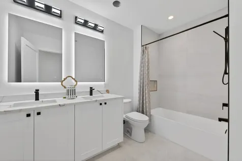 1347 West Grand Avenue Chicago IL 60642
