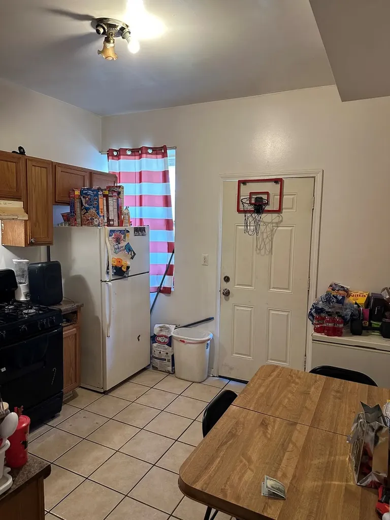 3712 West Grenshaw Street Chicago IL 60624