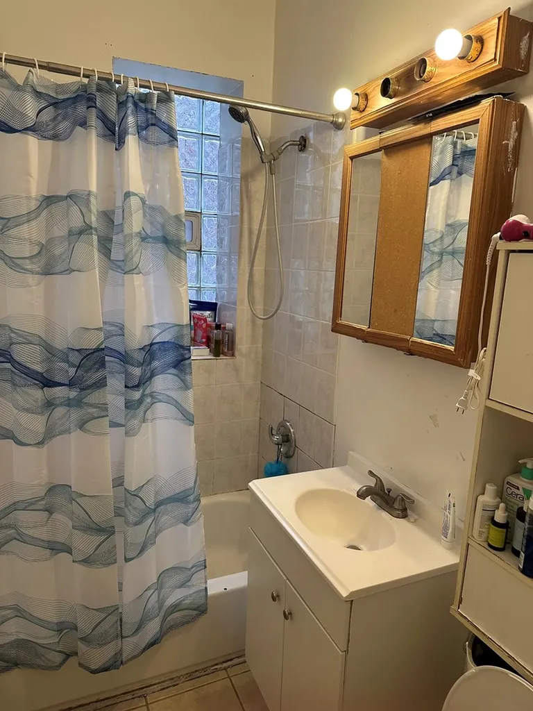 3712 West Grenshaw Street Chicago IL 60624
