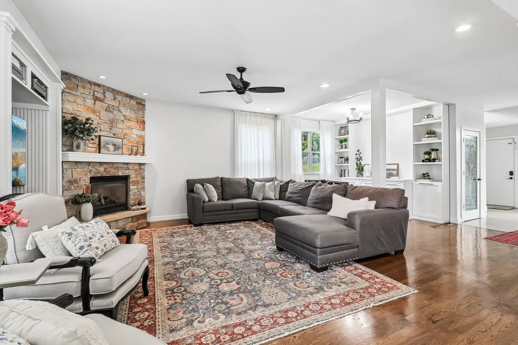 200 Sunset Court Lake Zurich IL 60047