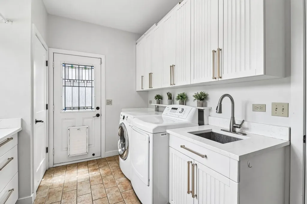 200 Sunset Court Lake Zurich IL 60047