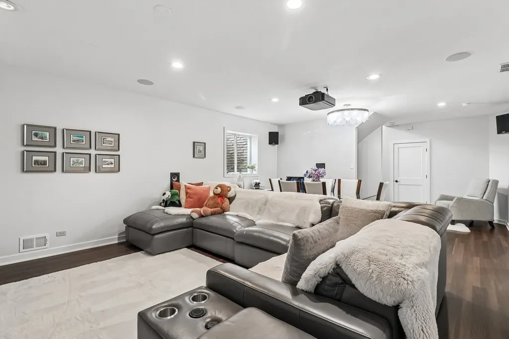 200 Sunset Court Lake Zurich IL 60047