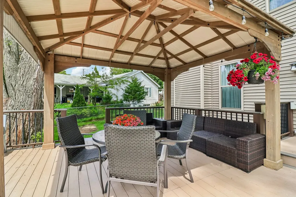 200 Sunset Court Lake Zurich IL 60047