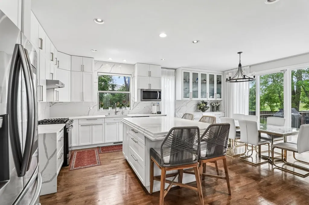200 Sunset Court Lake Zurich IL 60047