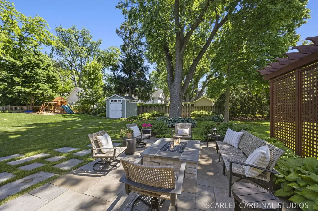 616 East Willow Avenue Wheaton IL 60187