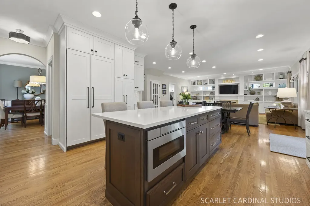 616 East Willow Avenue Wheaton IL 60187