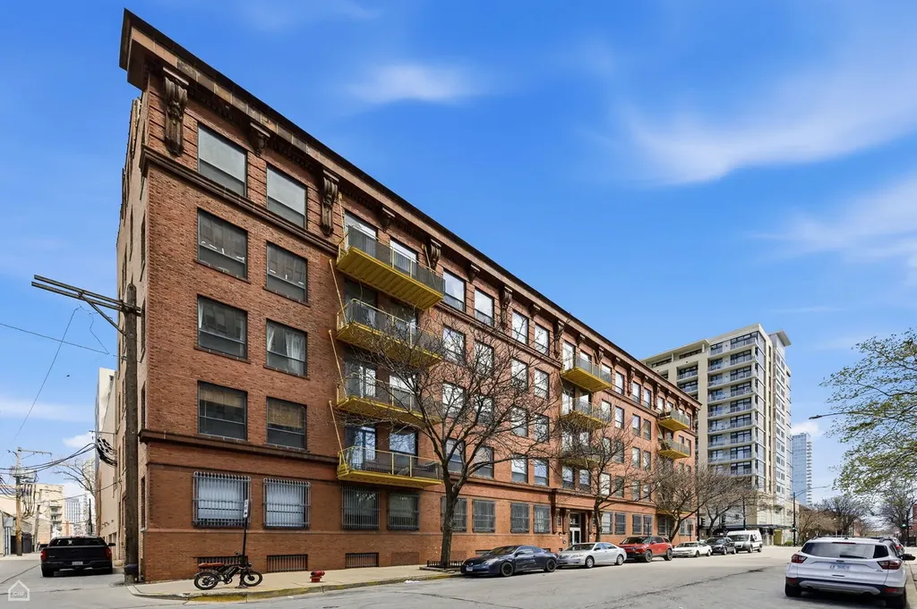 1910 South Indiana Avenue Chicago IL 60616