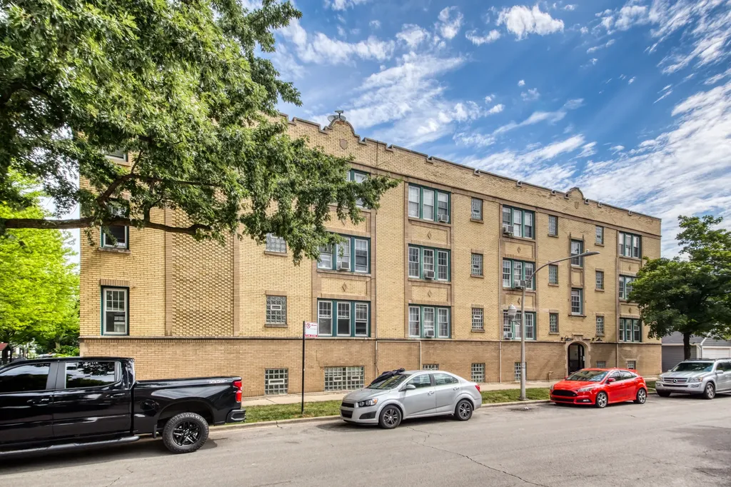 3501 North Albany Avenue Chicago IL 60618