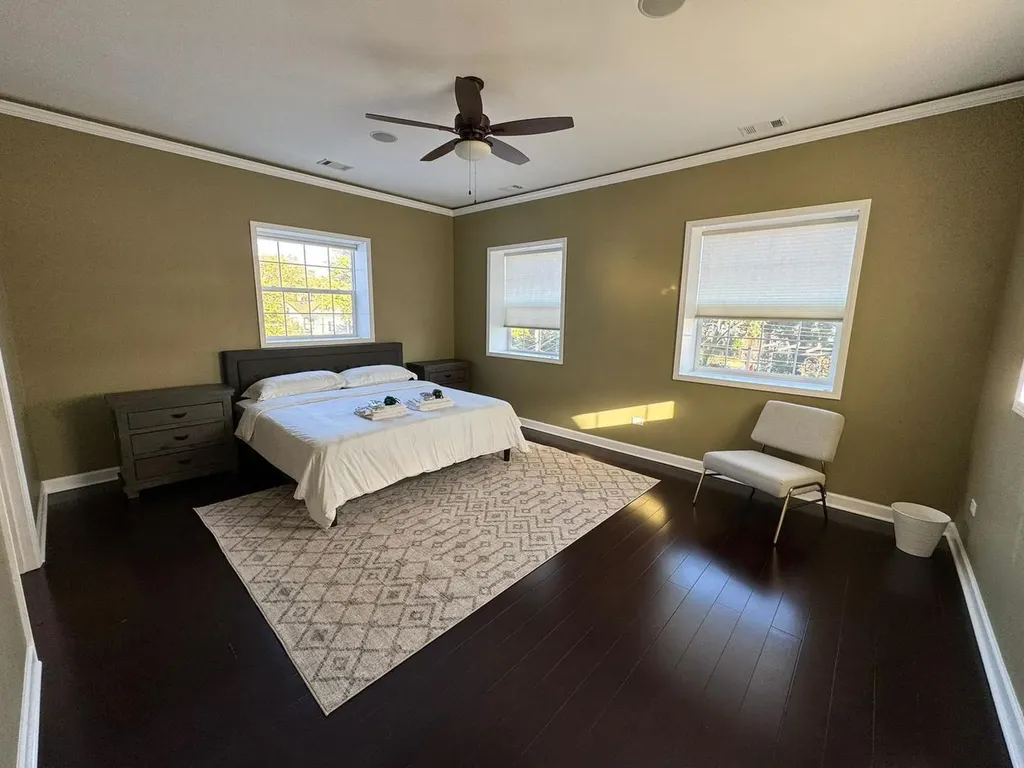 3027 North Allen Avenue Chicago IL 60618