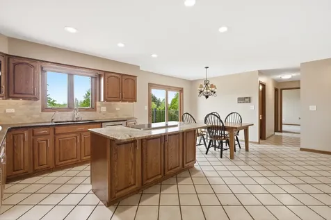 2208 Shetland Road Inverness IL 60010