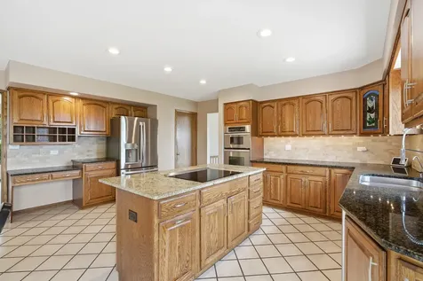 2208 Shetland Road Inverness IL 60010