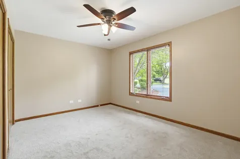 2208 Shetland Road Inverness IL 60010