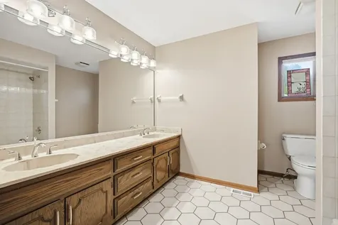 2208 Shetland Road Inverness IL 60010