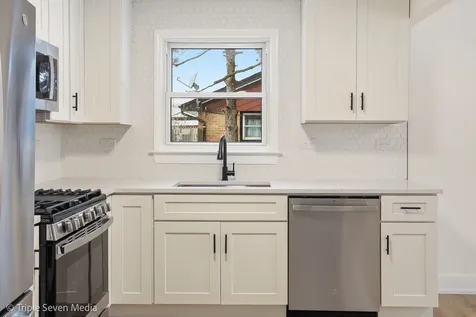 6135 Birmingham Street Chicago Ridge IL 60415