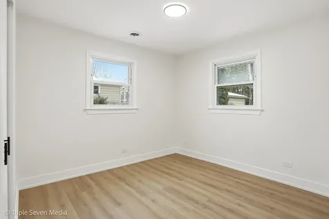 6135 Birmingham Street Chicago Ridge IL 60415