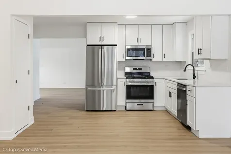 6135 Birmingham Street Chicago Ridge IL 60415