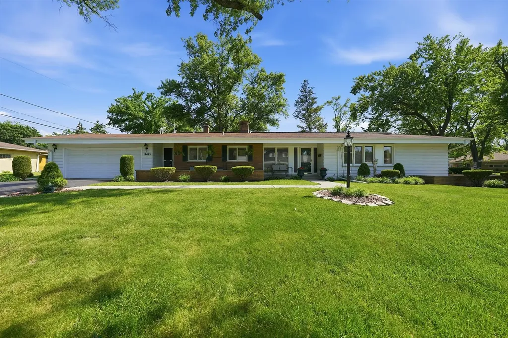 17413 Emerson Avenue Hazel Crest IL 60429
