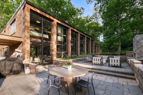 3290 Brook Road Highland Park IL 60035