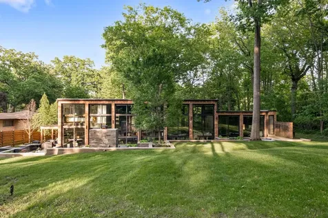 3290 Brook Road Highland Park IL 60035