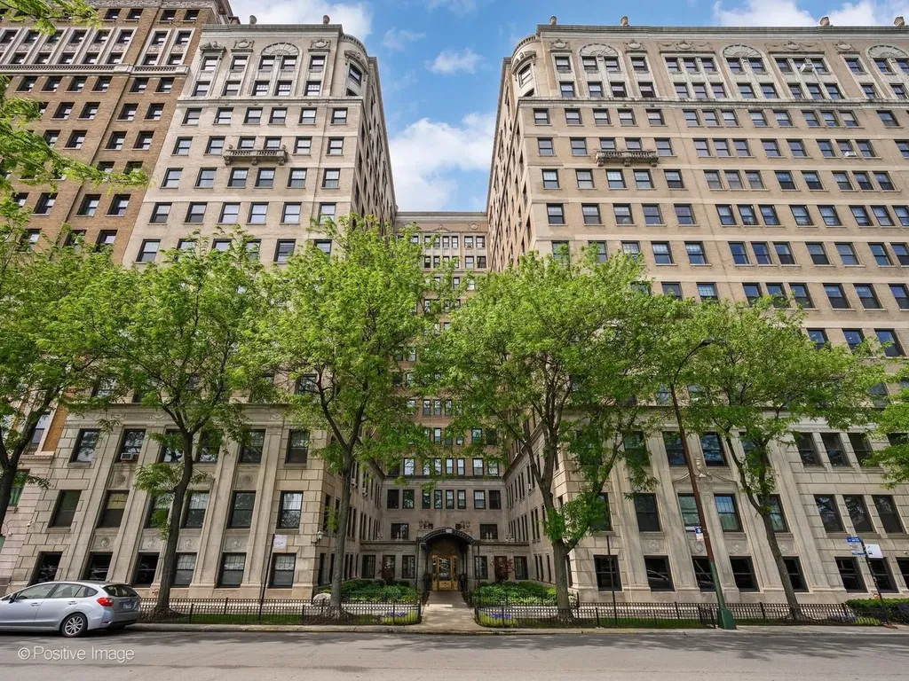 3520 North Lake Shore Drive Chicago IL 60657