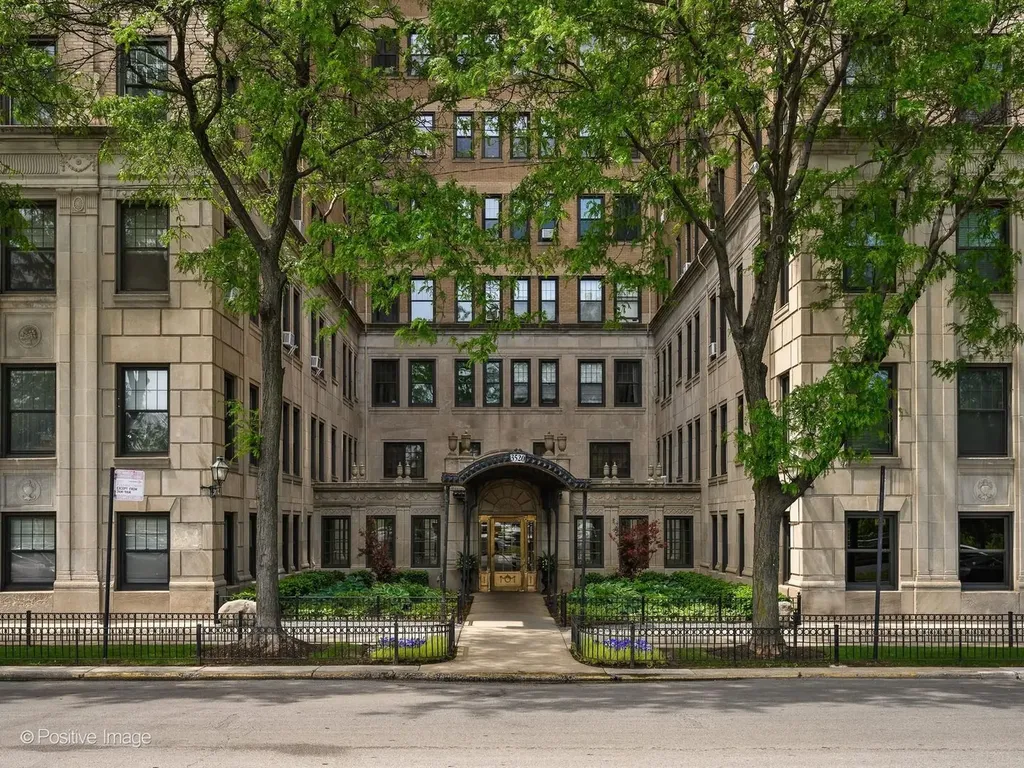 3520 North Lake Shore Drive Chicago IL 60657