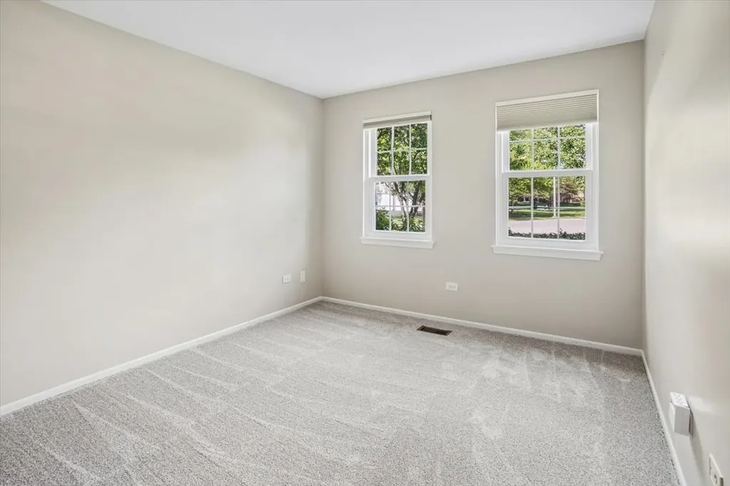 33 Ashburn Court Schaumburg IL 60193
