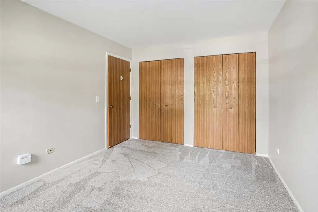 33 Ashburn Court Schaumburg IL 60193