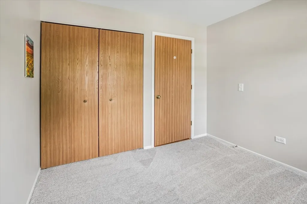 33 Ashburn Court Schaumburg IL 60193