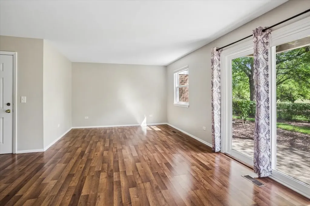 33 Ashburn Court Schaumburg IL 60193