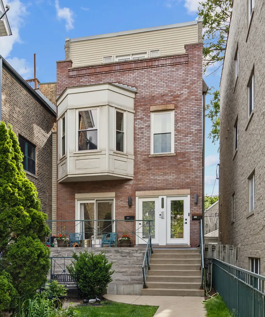 3053 North Clifton Avenue Chicago IL 60657