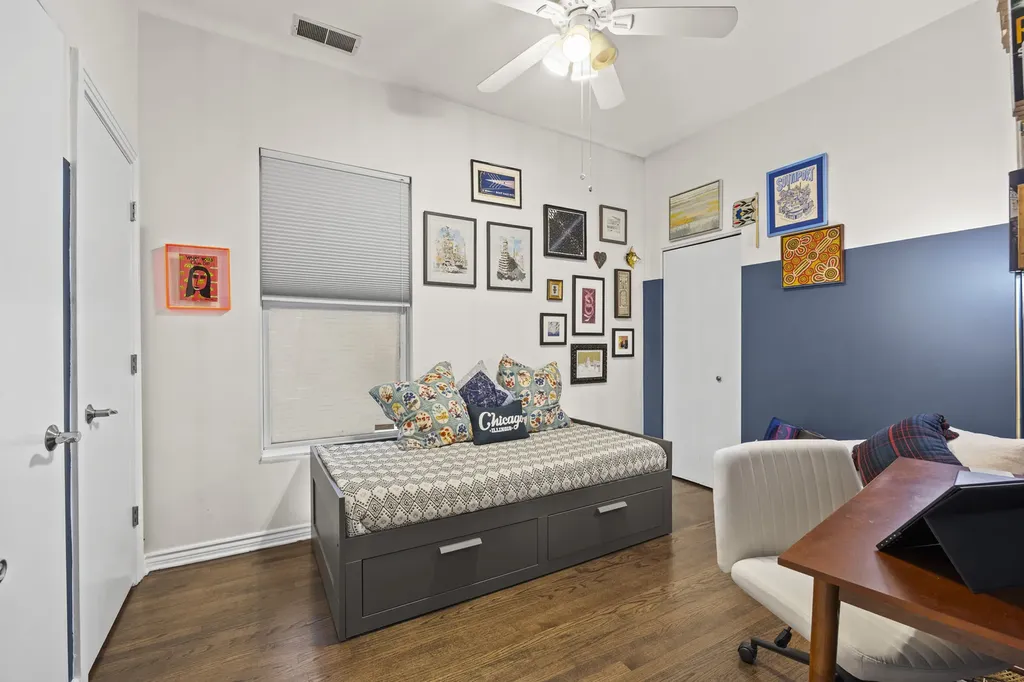3053 North Clifton Avenue Chicago IL 60657