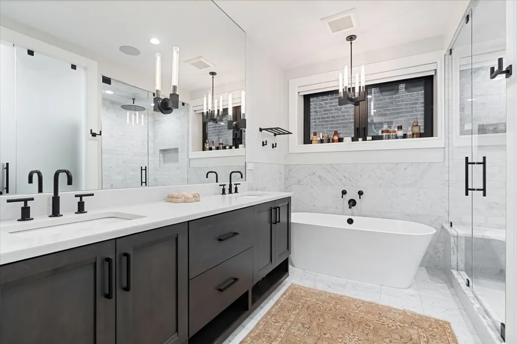 2207 North Orchard Street Chicago IL 60614