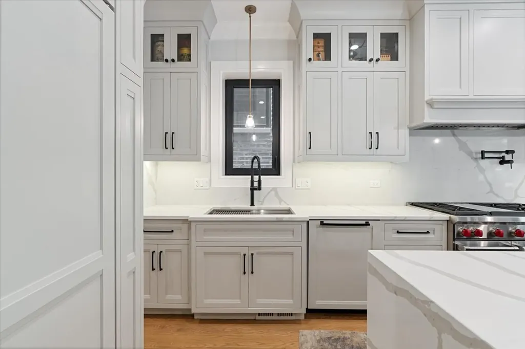 2207 North Orchard Street Chicago IL 60614