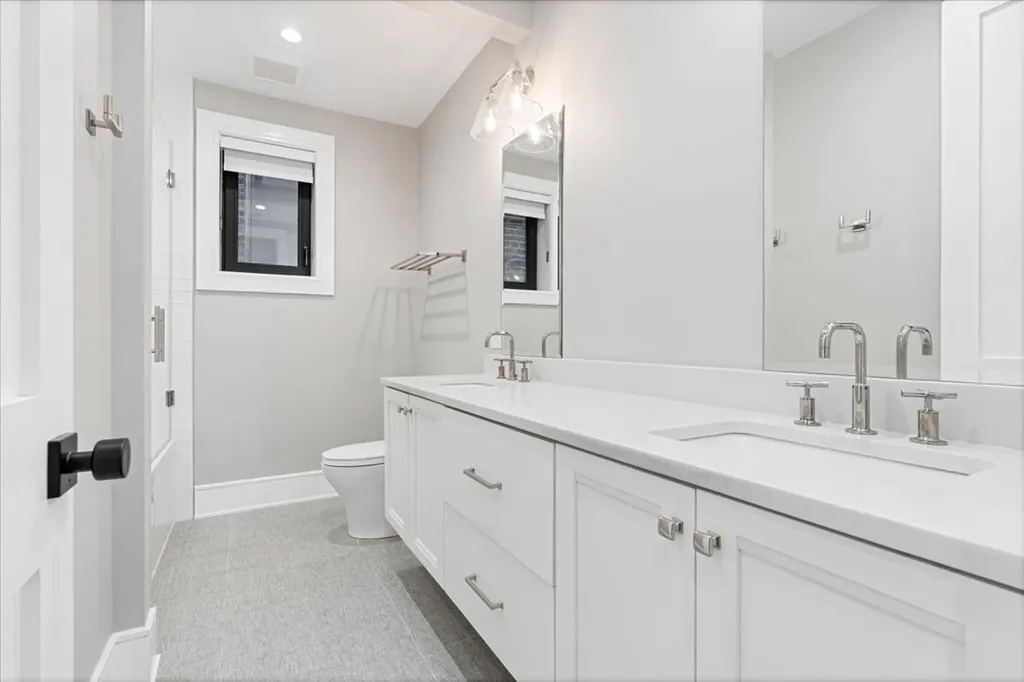 2207 North Orchard Street Chicago IL 60614