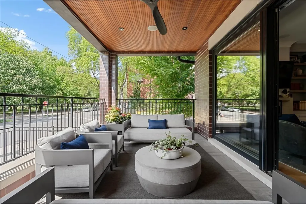 2207 North Orchard Street Chicago IL 60614