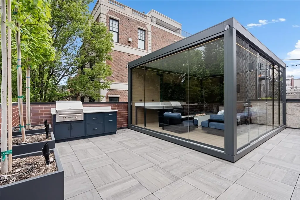 2207 North Orchard Street Chicago IL 60614